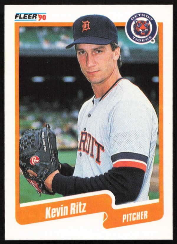 Mike Heath 1990 Fleer baseball card #603, Atlanta Braves catcher, in uniform with bat.