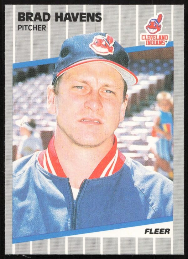 1989 Fleer Baseball Card #407 featuring Brad Havens in uniform.