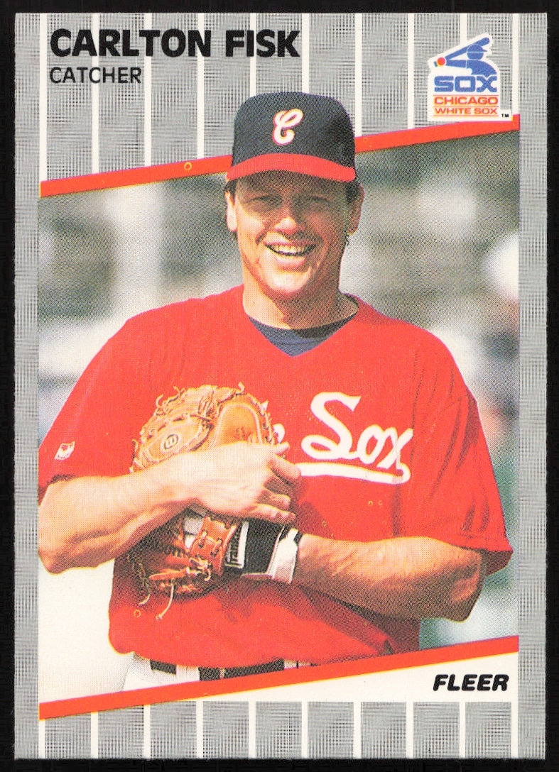 1989 Fleer baseball card of Carlton Fisk, #495, in his catching gear, front view.