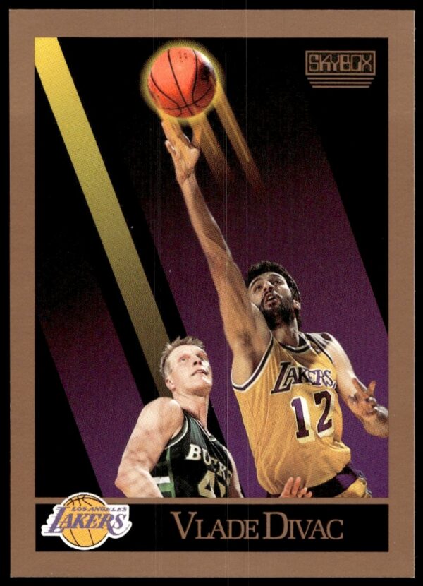1990-91 SkyBox Vlade Divac Lakers card #135, game action scene.