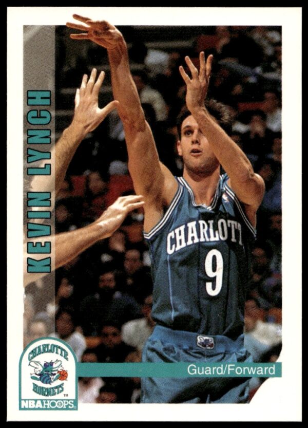 Kevin Lynch in action, 1992-93 NBA Hoops Card #360, showcasing mid-game performance.