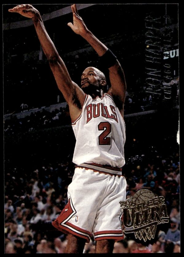 Ron Harper 1994-95 Fleer Ultra Basketball Card #218, front, in action with Clippers.