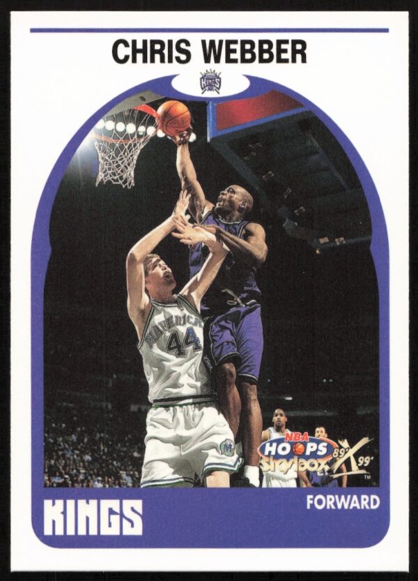Chris Webber NBA Hoops 1999-00 trading card #74, Sacramento Kings action shot.