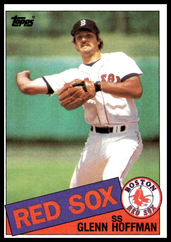 1985 Topps card of Glenn Hoffman in Red Sox uniform, number 633, front view.
