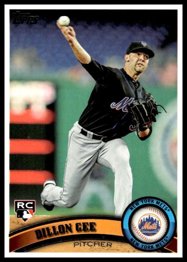 Front of 2011 Topps card featuring NY Mets rookie pitcher Dillon Gee in action.