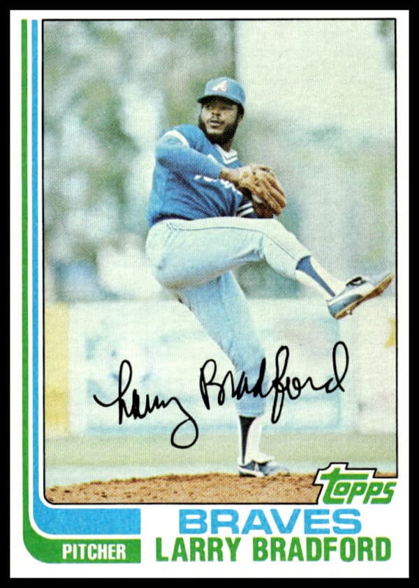 1982 Topps Baseball Card featuring Larry Bradford, #271, showcasing team logo and classic 1980s design.