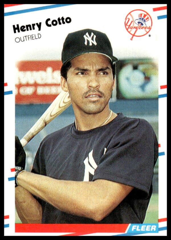 1988 Fleer Henry Cotto #205: Seattle Mariners outfielder in action, classic ballpark backdrop.