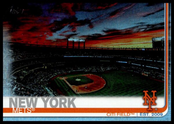 2019 Topps Mets Rainbow Foil Card #497 Front Design with Reflective Finish