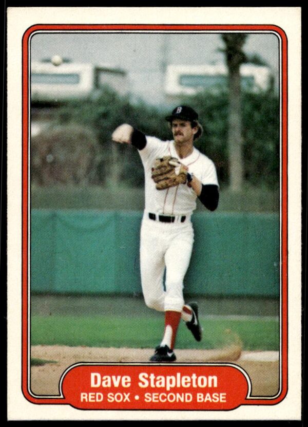 1982 Fleer Dave Stapleton #308 (Front)