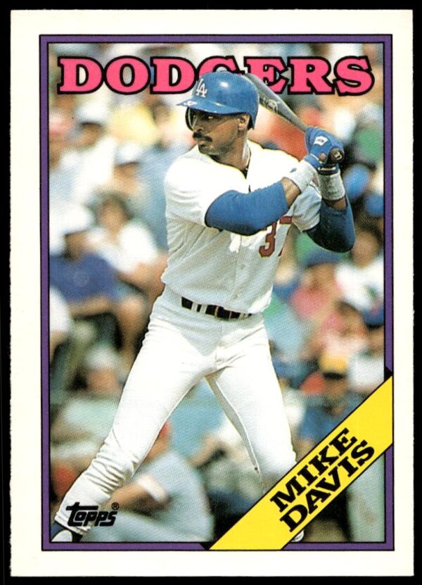 1988 Topps Traded Mike Davis #33T (Front)