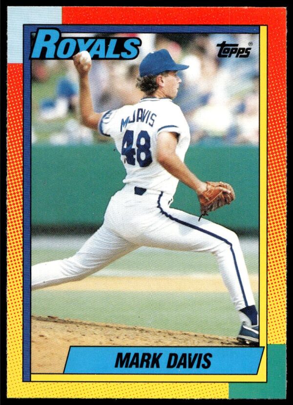 1990 Topps Traded Mark Davis #24T (Front)