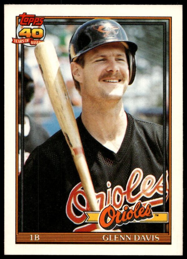 1991 Topps Traded Glenn Davis #28T (Front)