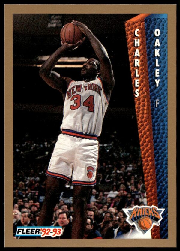 1992-93 Fleer Charles Oakley basketball card, Knicks jersey, card #154, action pose.