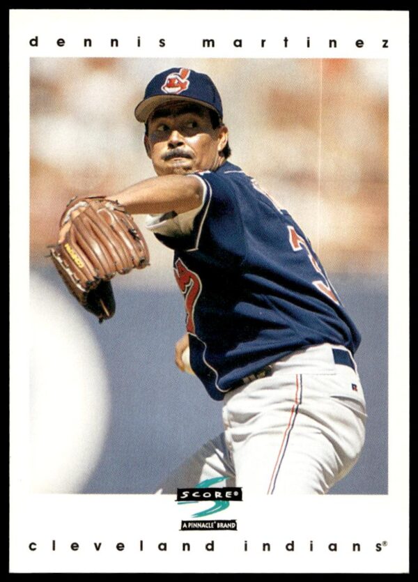 1997 Pinnacle Score Dennis Martinez #4 (Front)