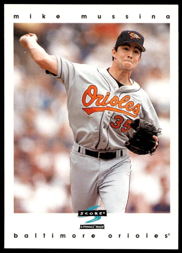 1997 Pinnacle Score Mike Mussina #8 (Front)