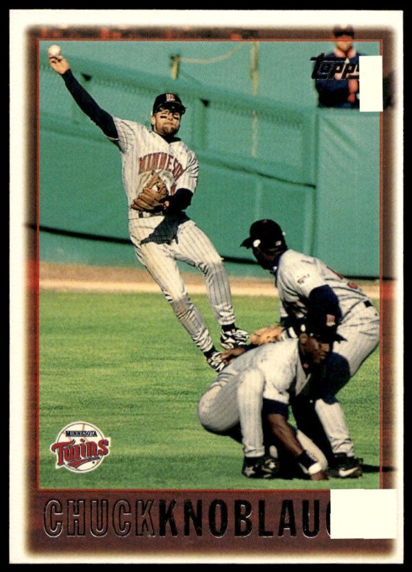 1997 Topps Series 1 Chuck Knoblauch #65 (Front)