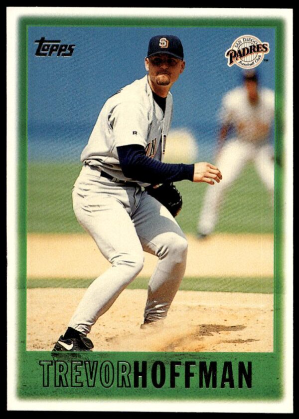 1997 Topps Series 1 Trevor Hoffman #70 (Front)