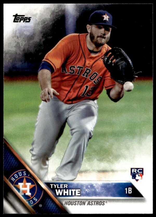 2016 Topps Update Tyler White (Preparing to Field Ball) #US211 (Front)